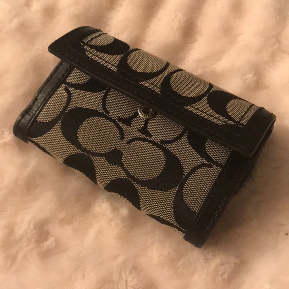 Coach Little Wallet - Picture 2 of 6